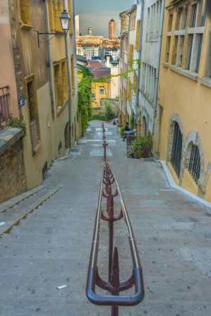 ruelle Lyon avec escaliers